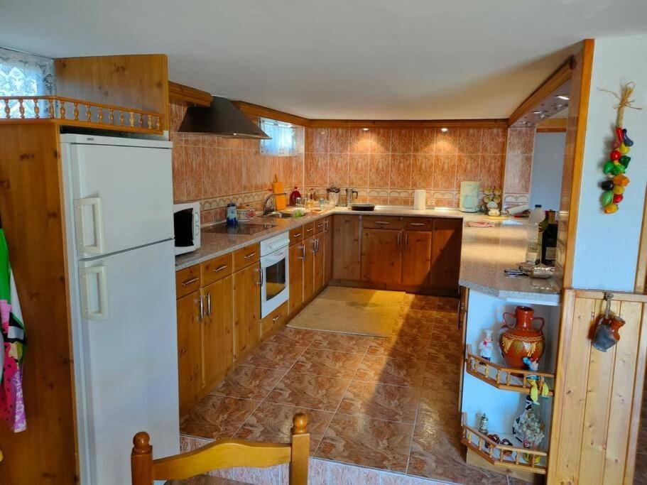 Vivienda De Uso Turistico En Entorno Maravilloso Huerta Del Rey Buitenkant foto